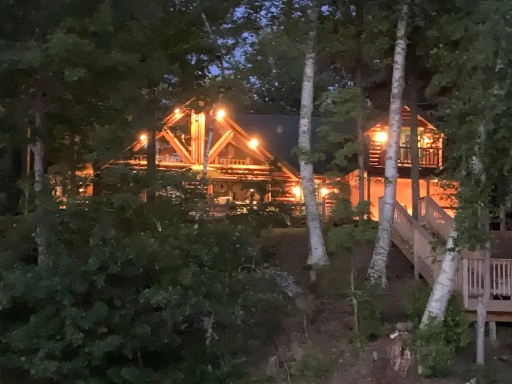 1255 Gander Dr, Eagle River