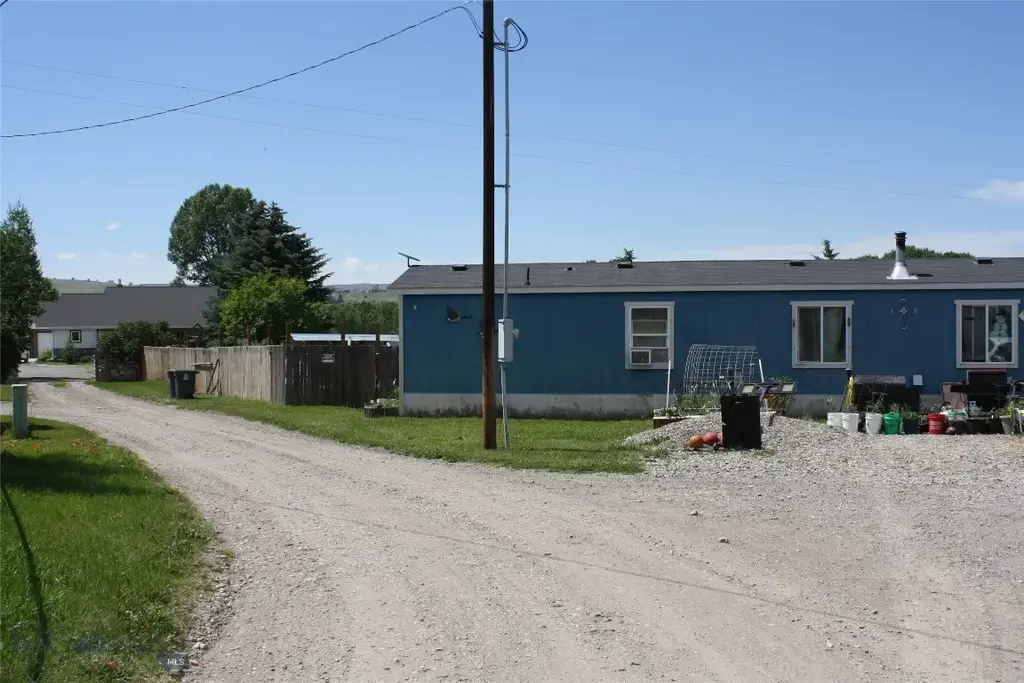 354 Ole Depot Road, Gallatin Gateway