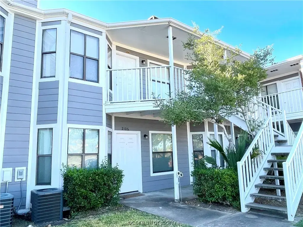 4441 Old College 2206, Bryan