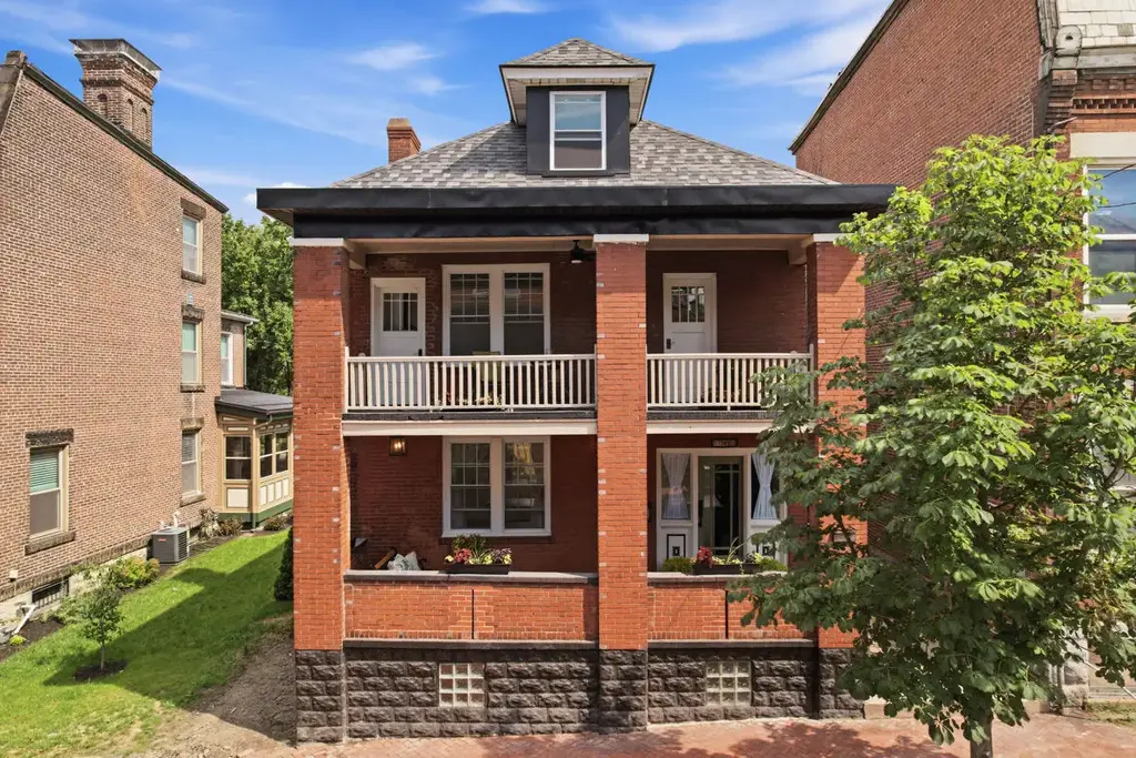 1322 North Avenue, Manchester