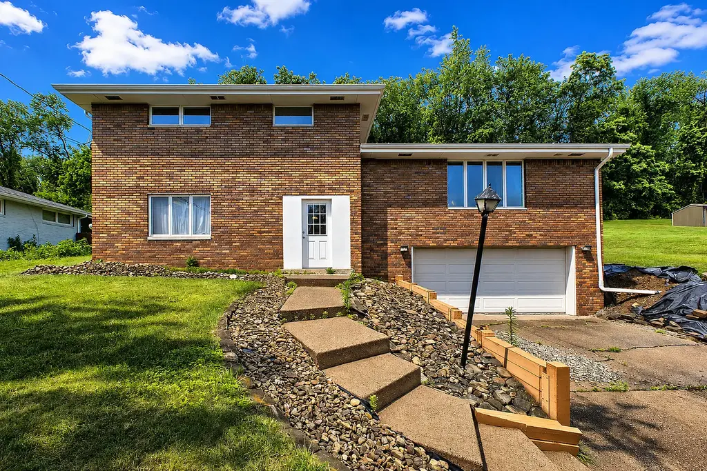 177 Thompson Lane, Irwin