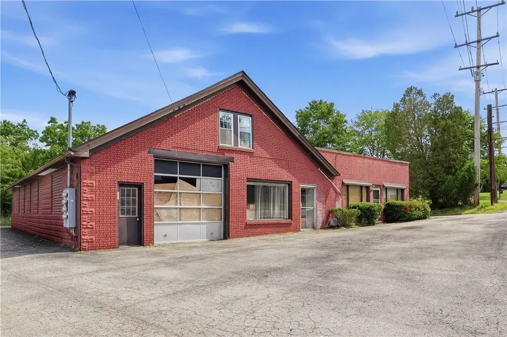 3762 Saxonburg Boulevard , Indiana