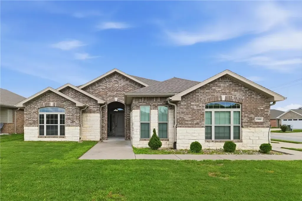 5900 Nw Meade Street, Bentonville
