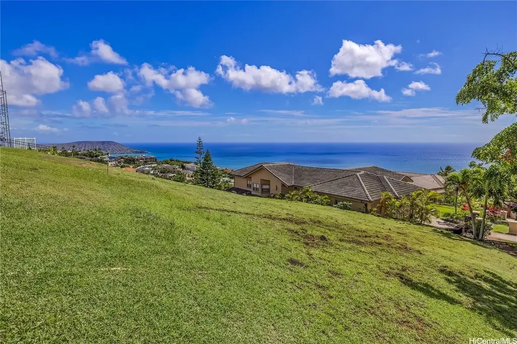 549 Moaniala Street, Honolulu