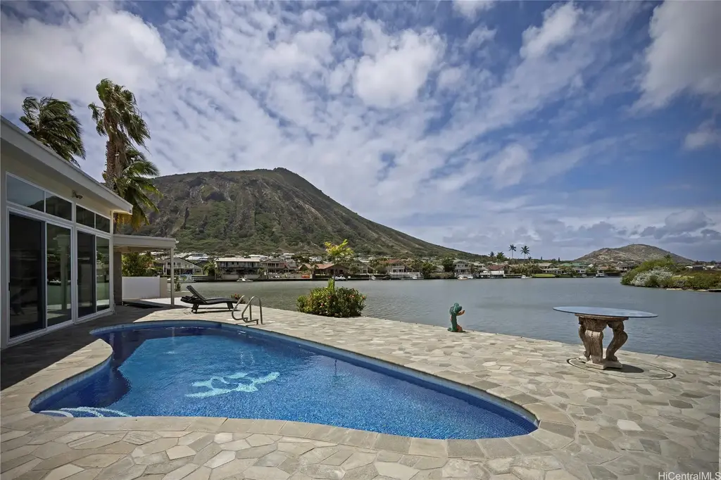 6977 Niumalu Loop, Honolulu