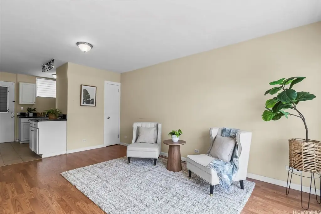 (unit #303) 2440 Date Street, Honolulu