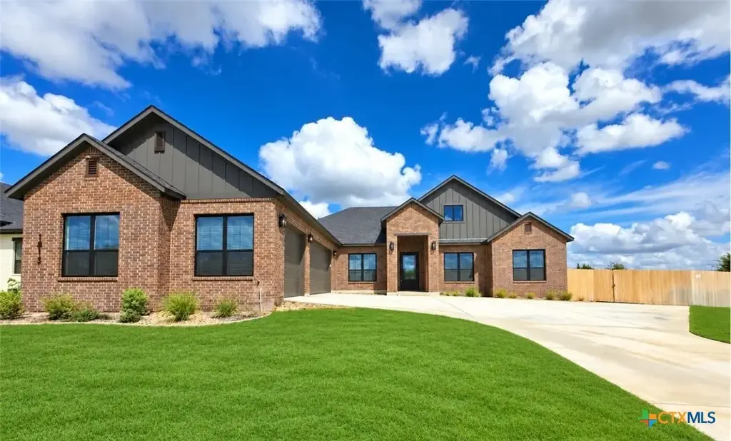1813 Dorian Drive, Salado