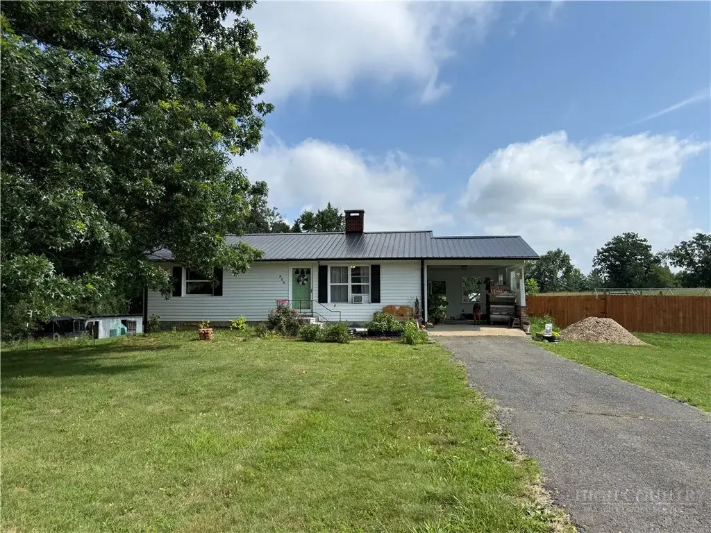 808 Piney Creek School Road, Piney Creek