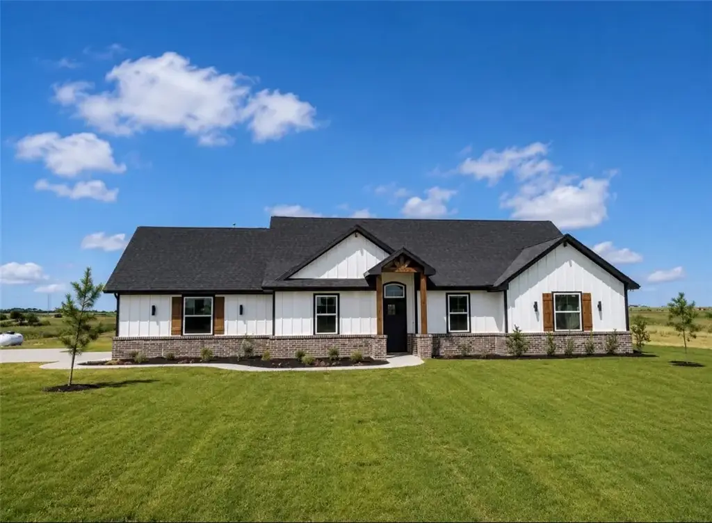 6423 Scenic View Trail, Bryan