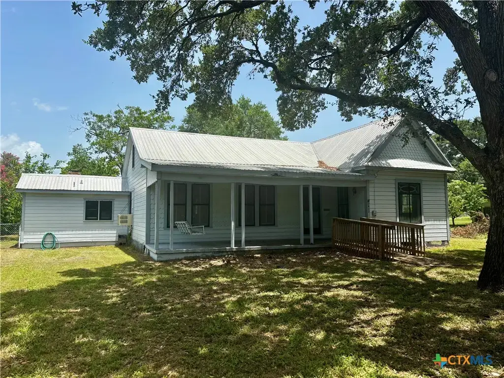 402 Young Street, Edna