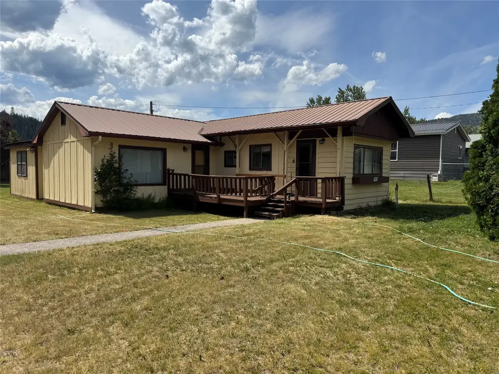 11143 Silver Street, Clinton