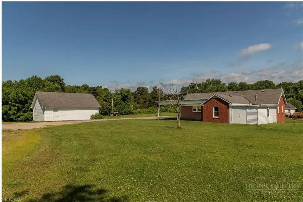 820 Suncrest Orchard Road, North Wilkesboro