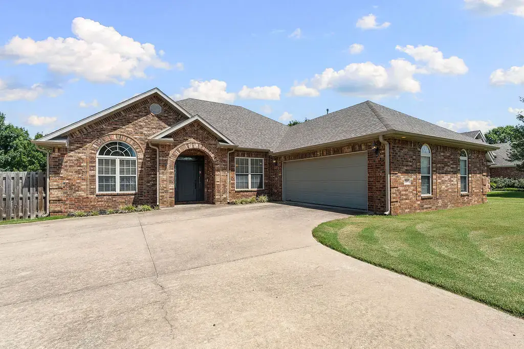 258 Sundown Drive, Farmington