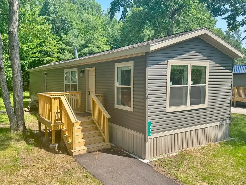 1386 Arbor Vitae Ln, Woodruff