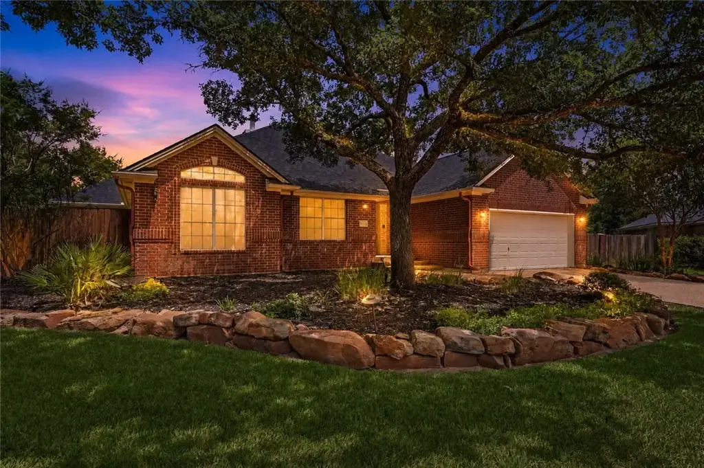 6204 London Circle, Bryan