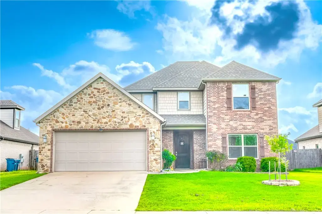 806 Sw Caprington Street, Bentonville