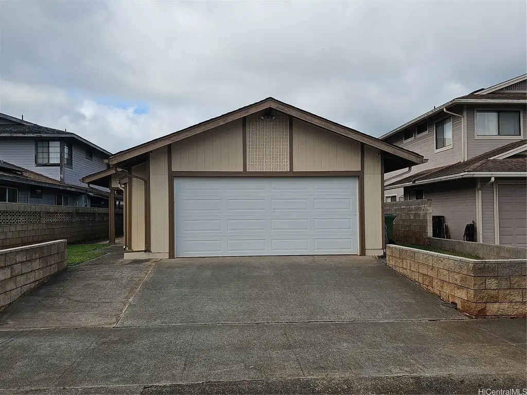95-114 Lokalia Place, Mililani