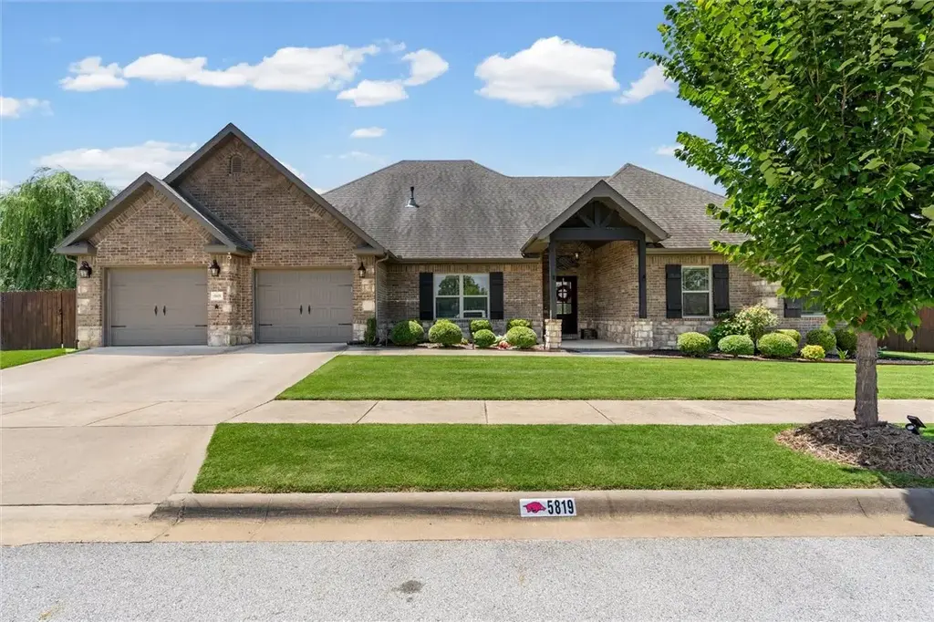 5819 W Cane Hill Drive, Fayetteville
