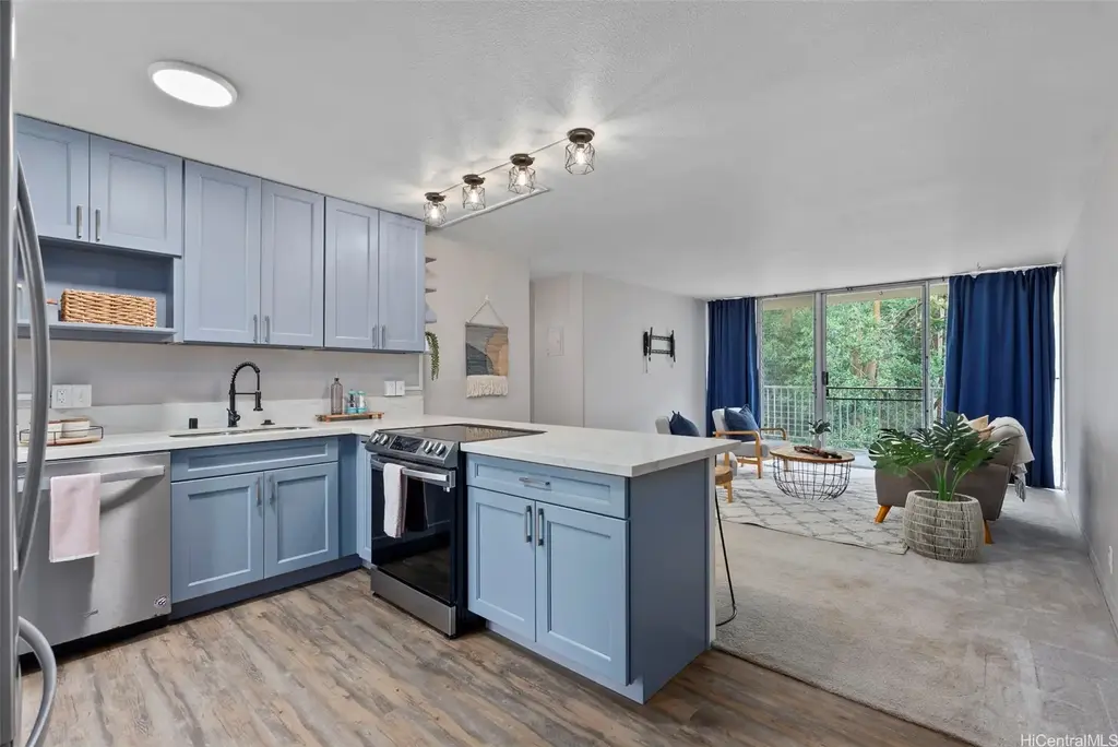 95-2039 Waikalani Place # C202, Mililani