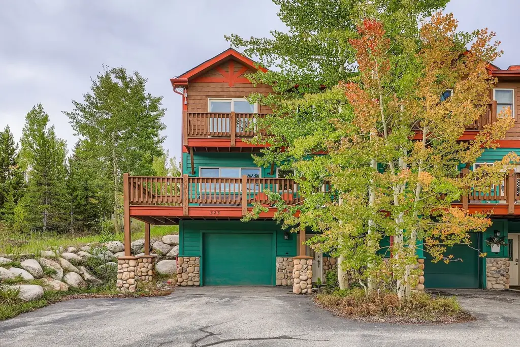 323 Twenty Grand Drive 323, Wildernest