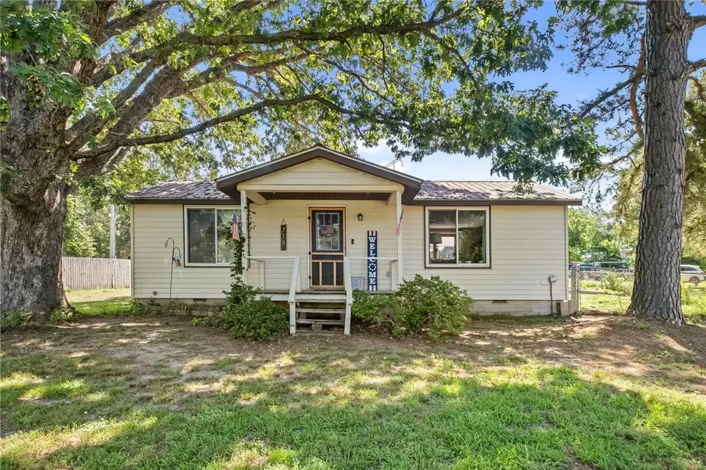 710 10 Highway, Kansas