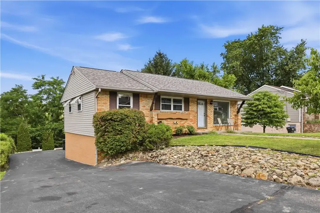 113 Lycoming Drive , Moon/Crescent