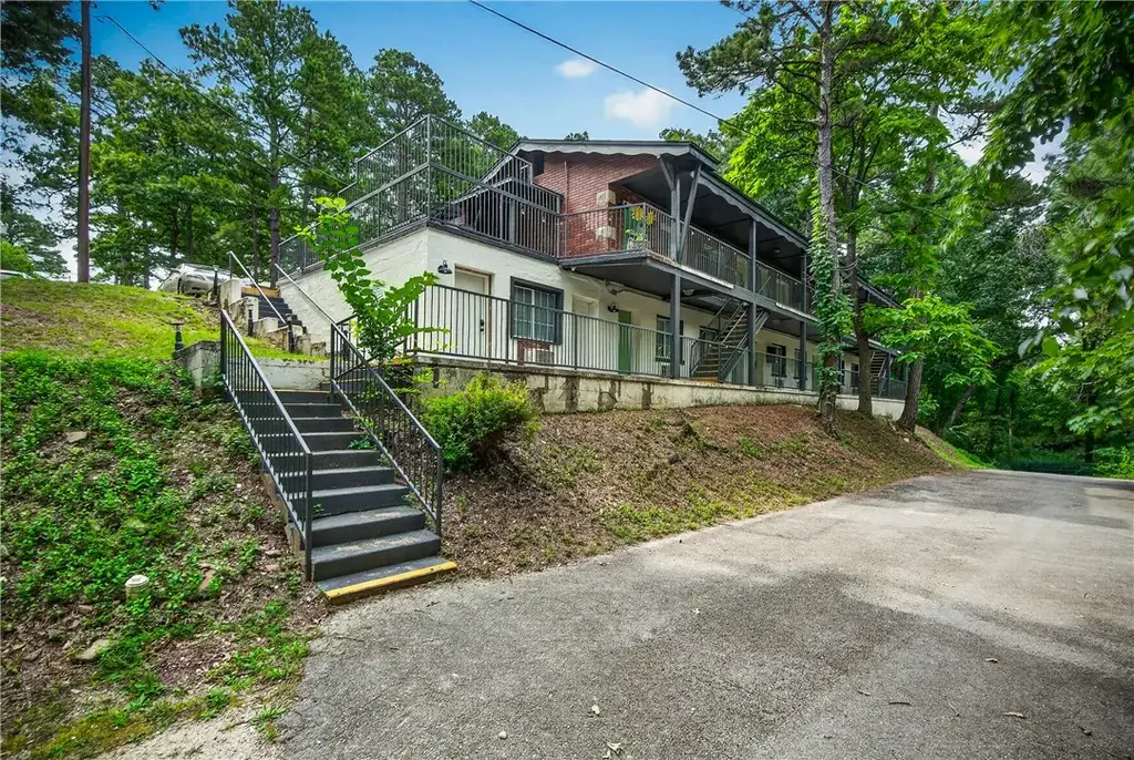2017 E Van Buren, Eureka Springs