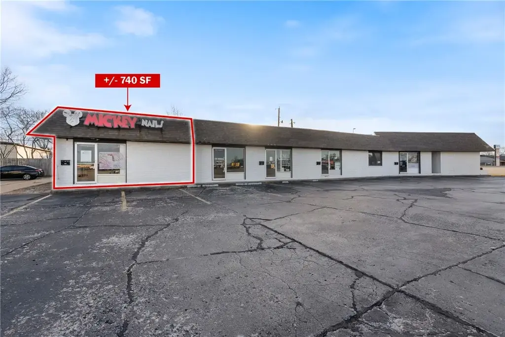 881 S Dogwood Street, Siloam Springs