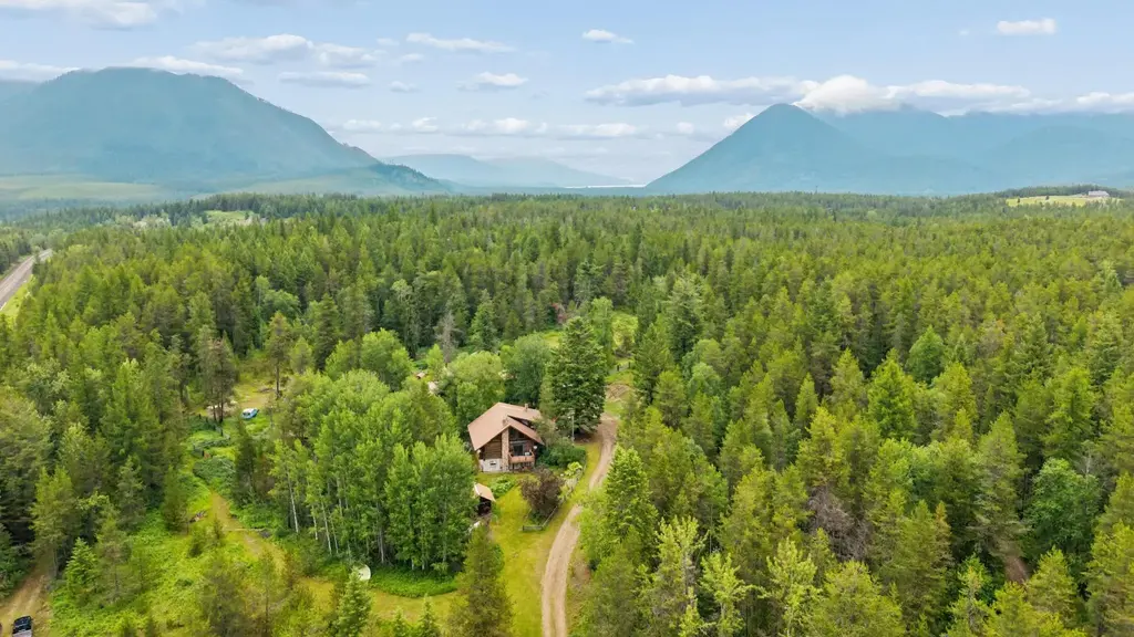 45 Breezy Bay Drive, West Glacier