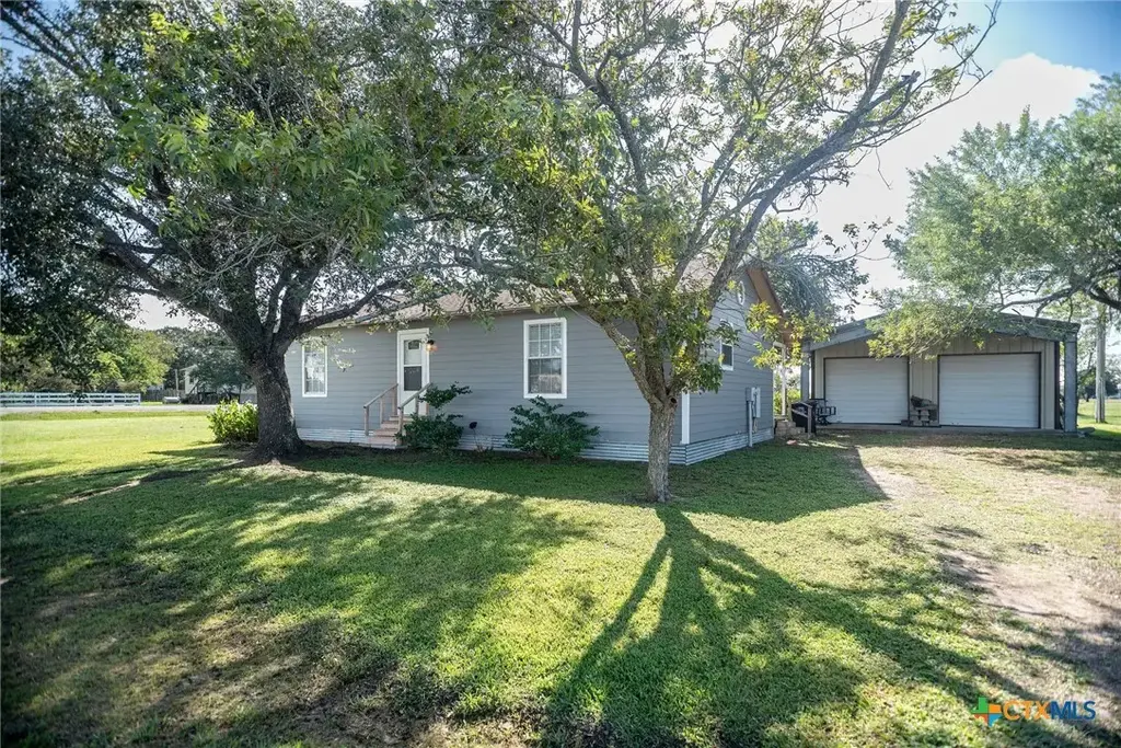 21 Mollnar Drive, Palacios