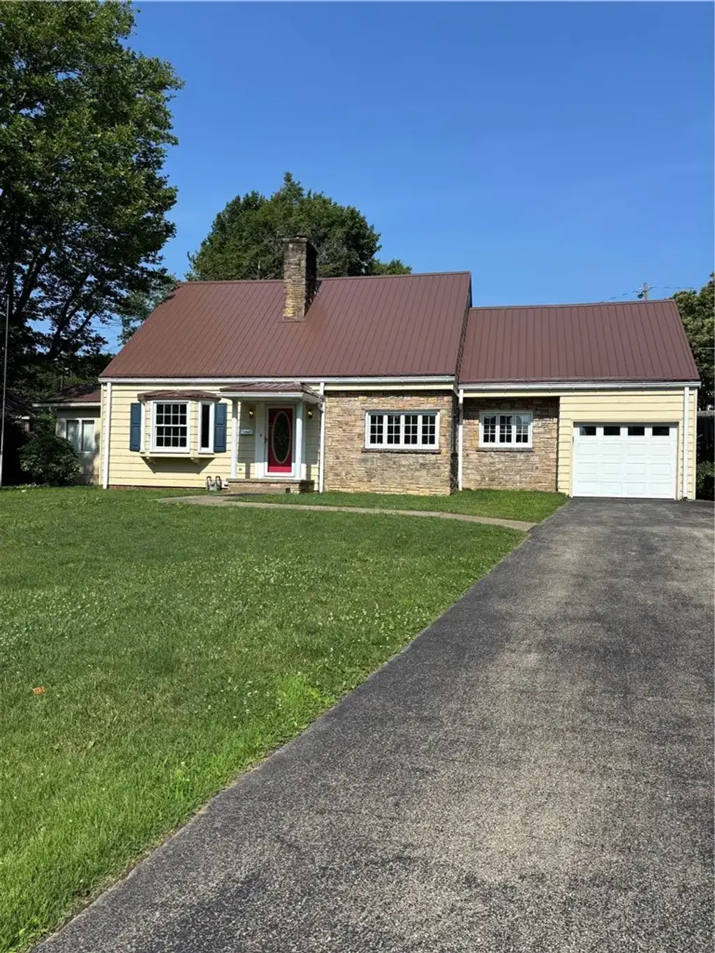 38 Hillcrest Lane , Uniontown