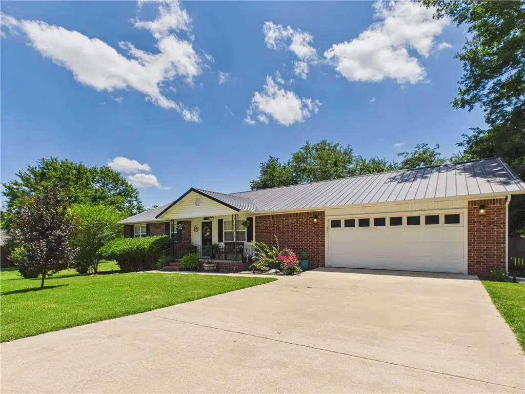 1302 W Rogers Avenue, Harrison