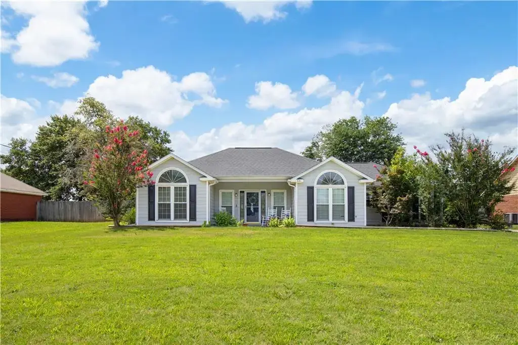 87 Lee Road 556, Phenix City