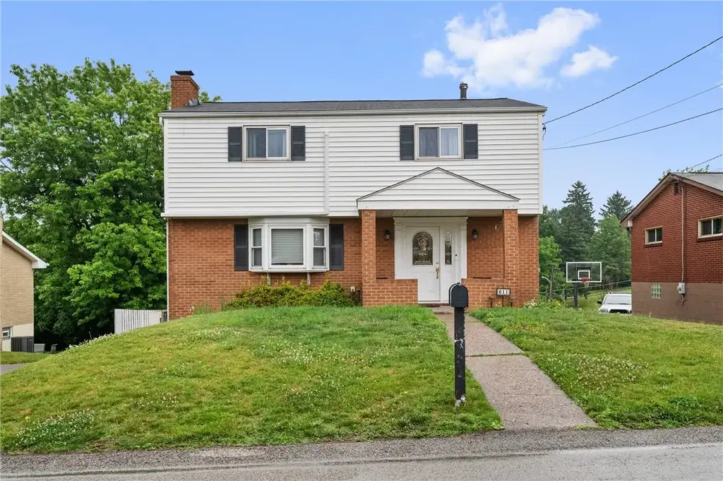 611 Pikeview Drive , Plum Boro