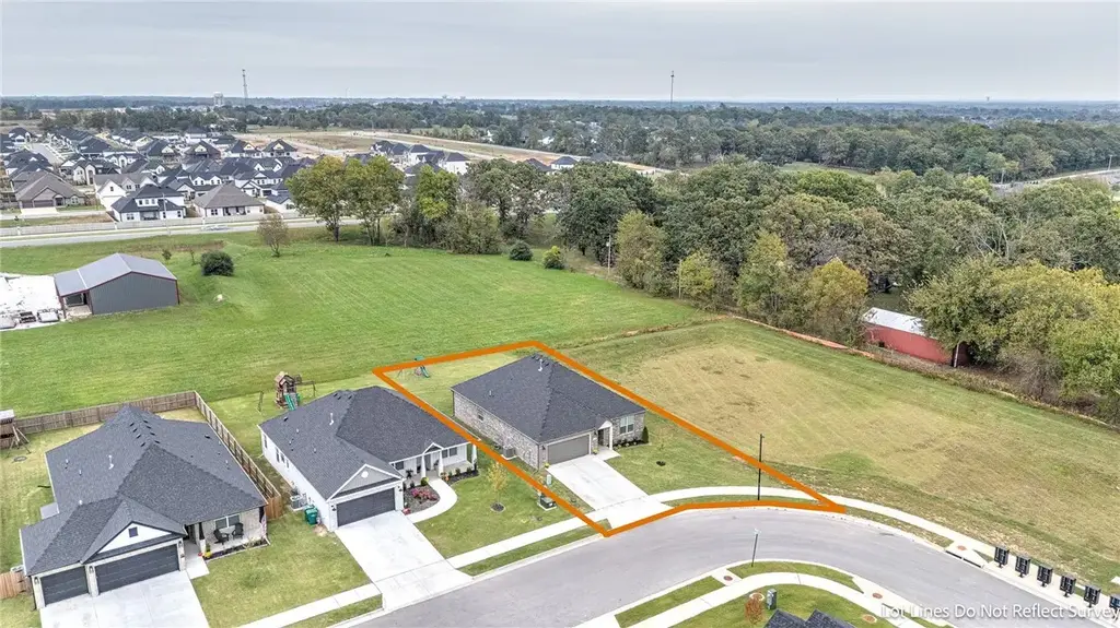 1911 Finnegan Street, Bentonville