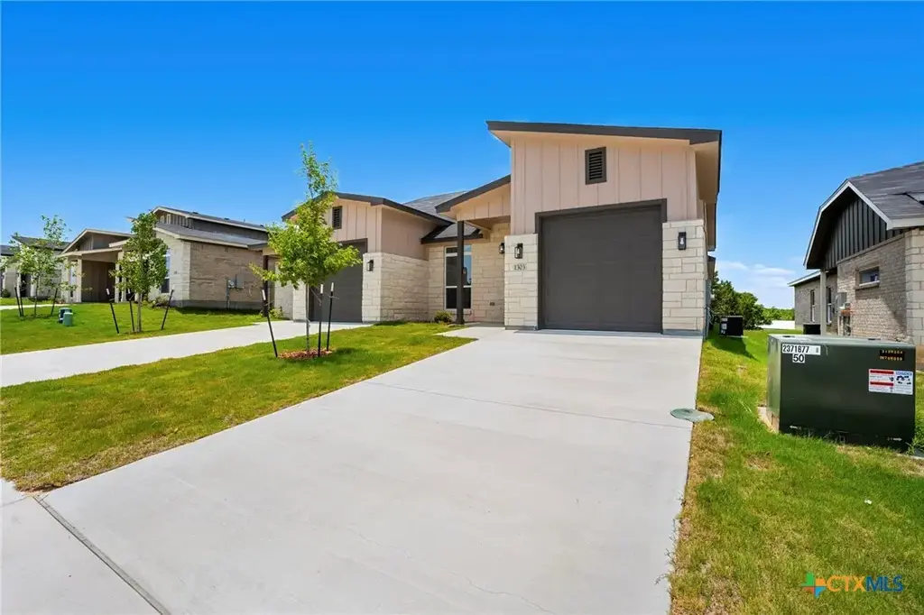 1303 Lone Pine Way, Killeen
