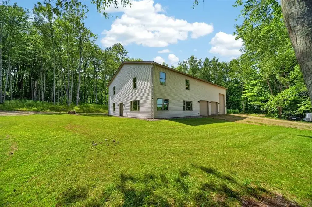 15307 State Highway 198, Hayfield