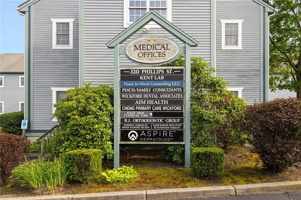 320 Phillips St # 203, North Kingstown