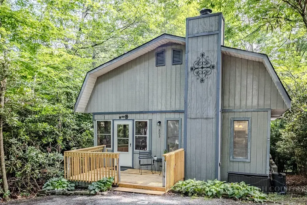 203 Elderberry Loop, Newland