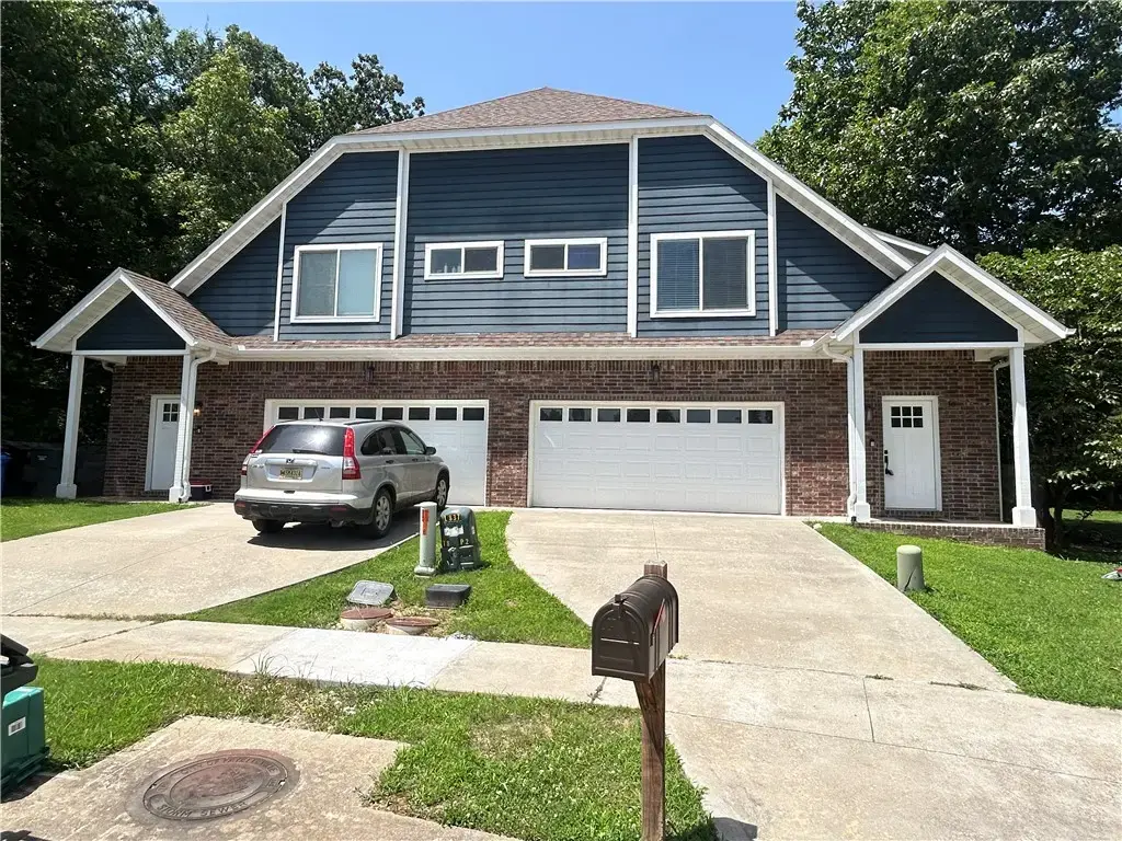 16 Ray Avenue, Fayetteville