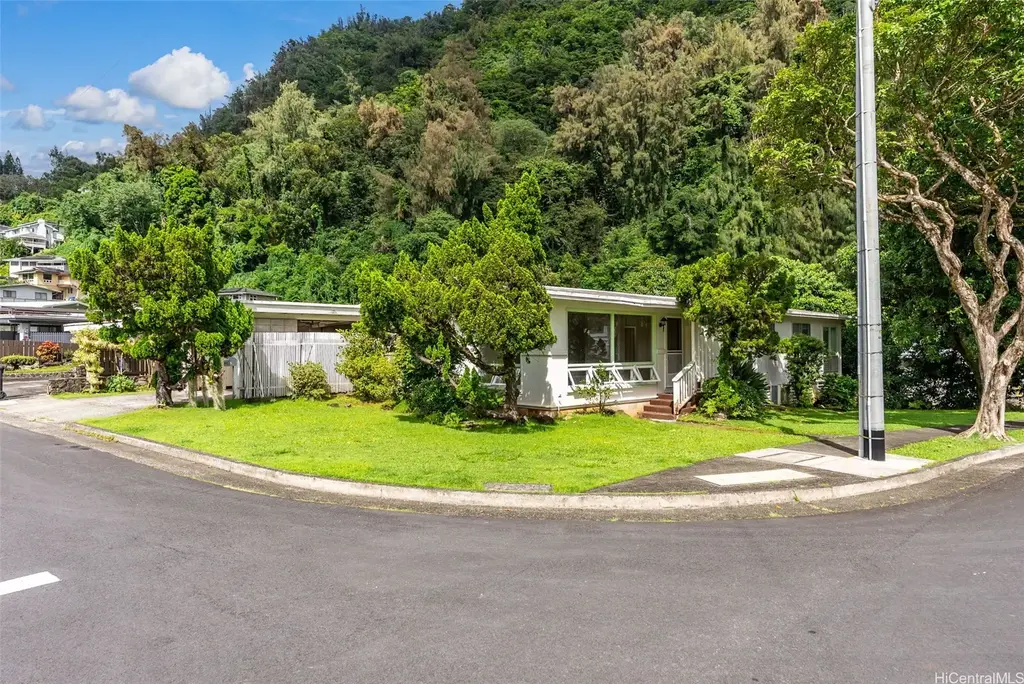 3003 Polohilani Place, Honolulu
