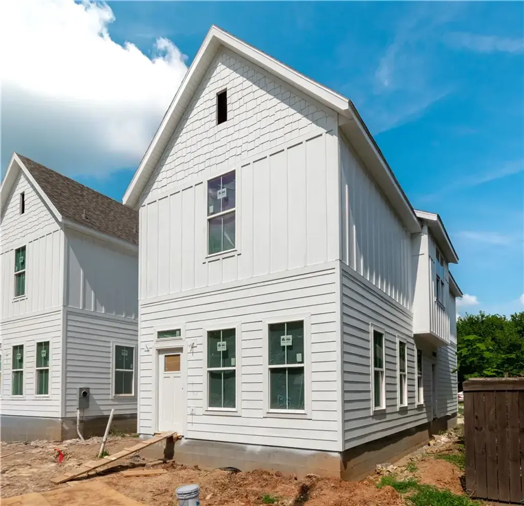 1316 S College Avenue, Fayetteville