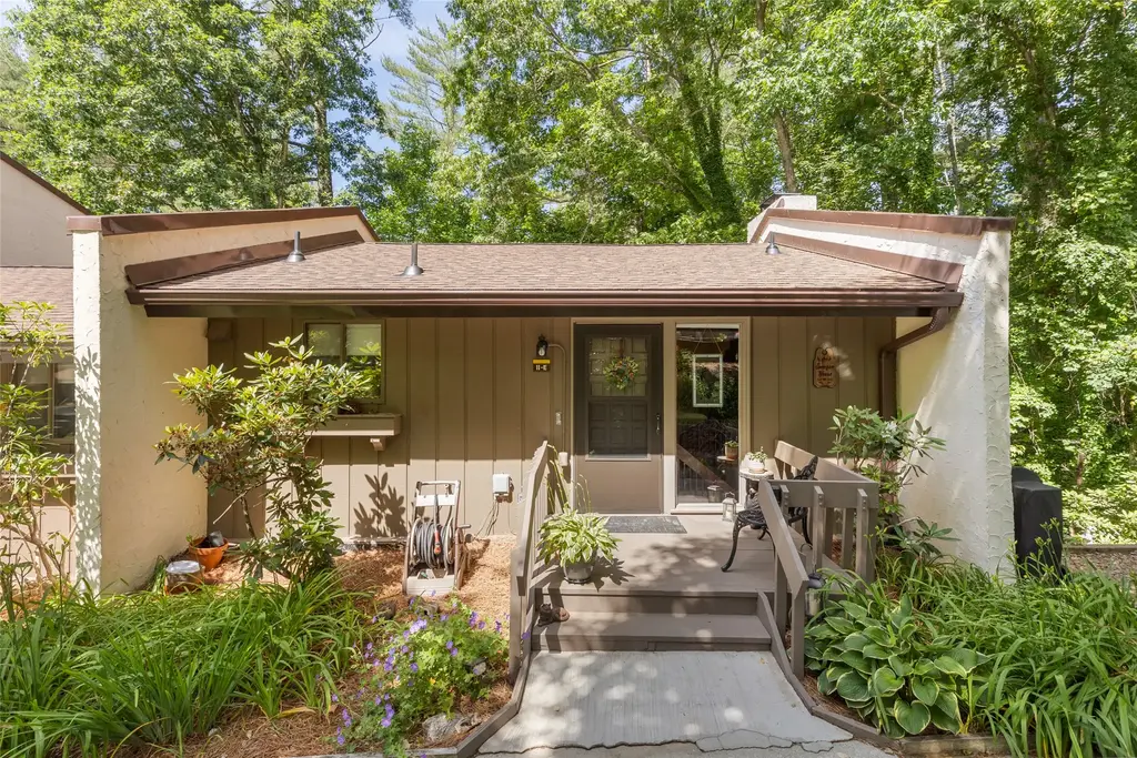 50 Dogwood Knob 11e, Sapphire