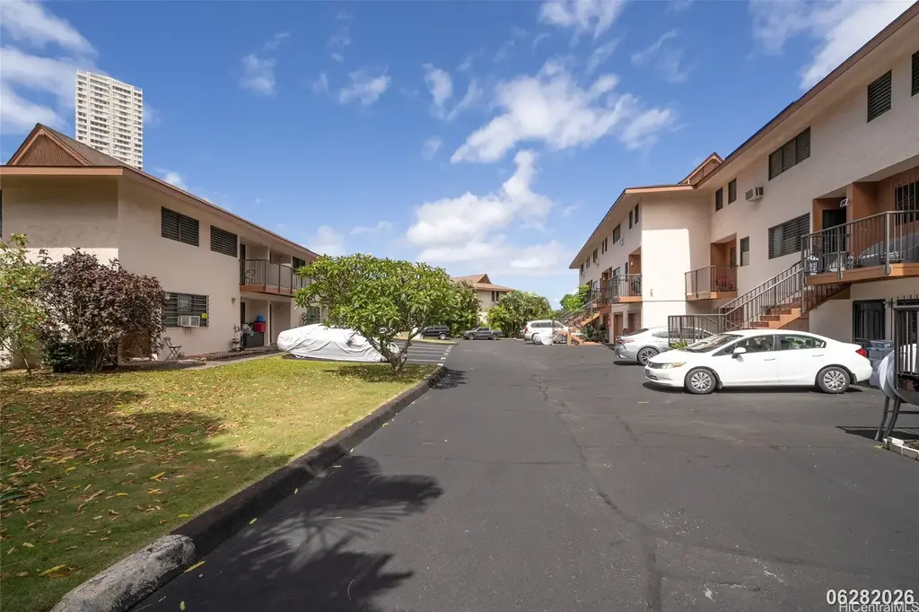 98-306 Kaonohi Street # 2, Aiea