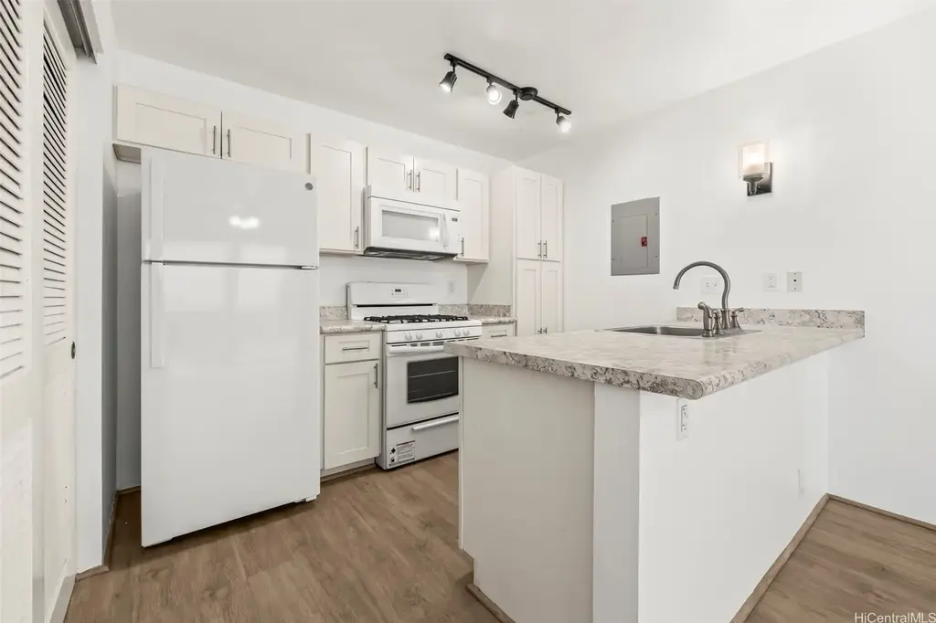 91-1135 Puamaeole Street # 20c, Ewa Beach