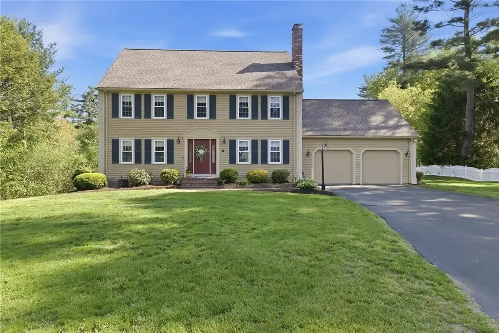 30 Princess Pine Cir, Taunton