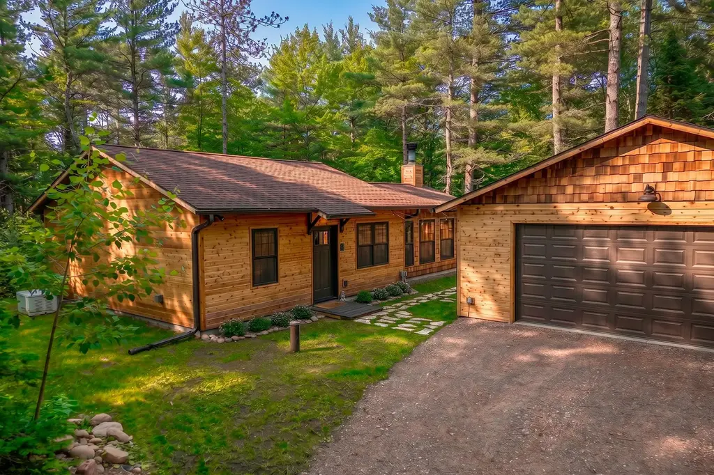 6818 Moonshine Valley Rd, Presque Isle