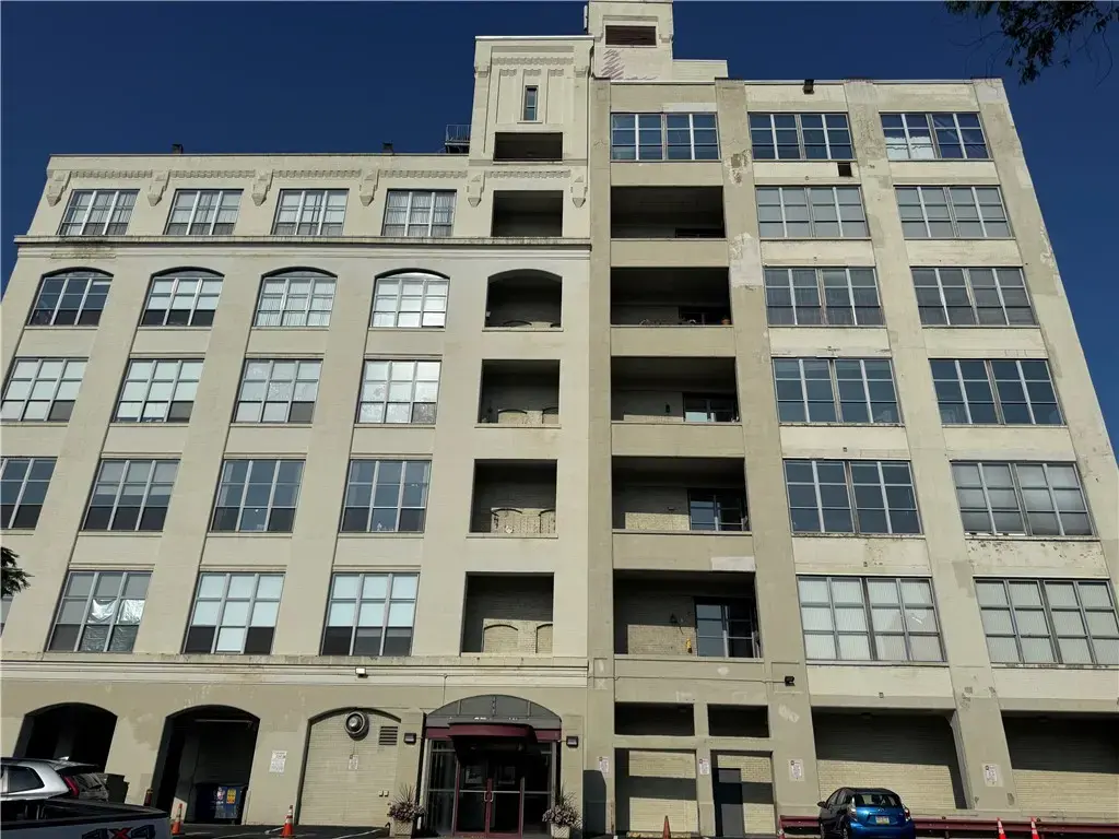 5850 Centre Avenue 411, Shadyside