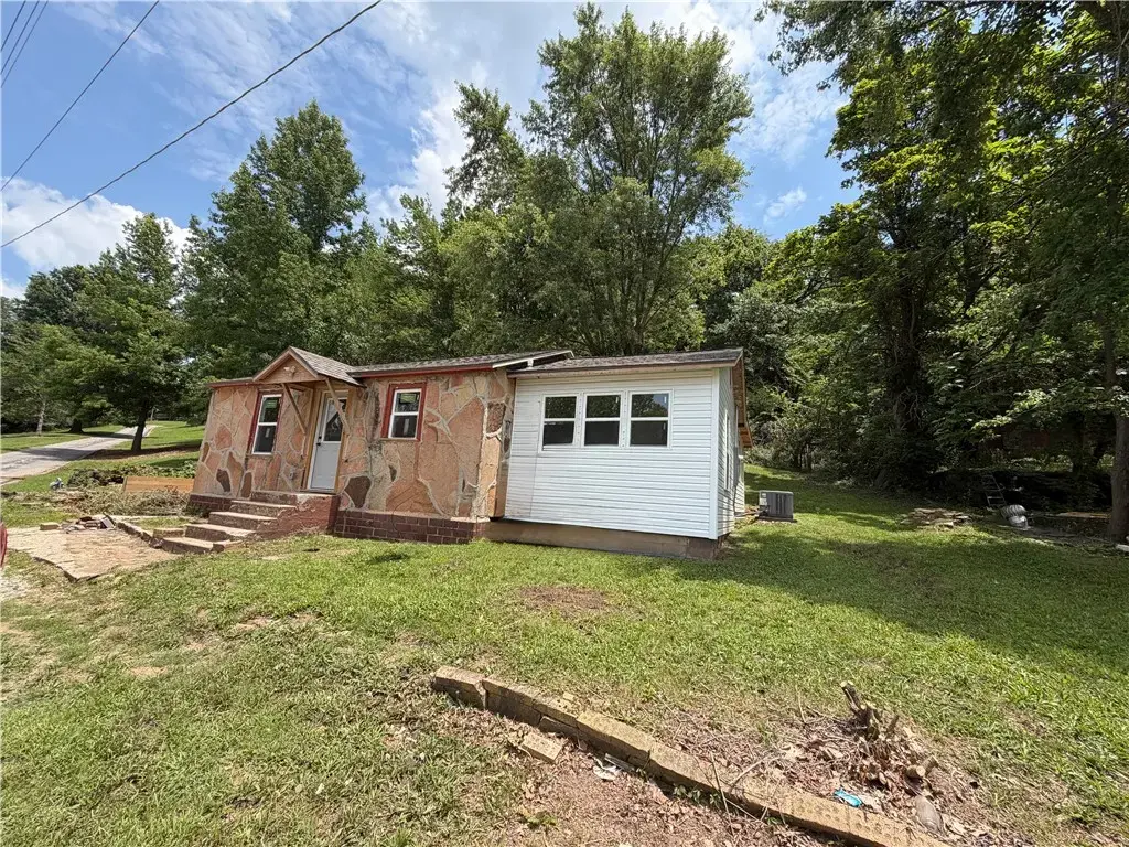 300 N Parrott Drive, Huntsville