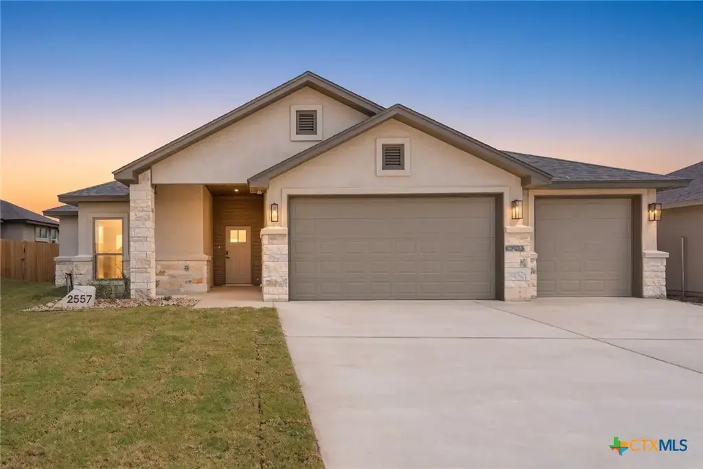 2557 Tin Barn Bluff, Belton